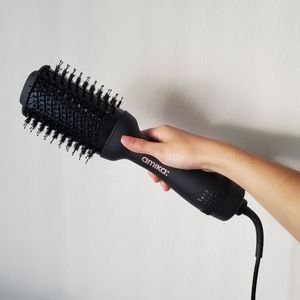 Like new amika blow dryer brush